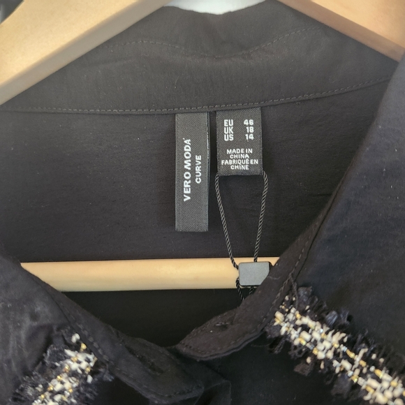 BNWT Vero Moda Curve Black Shirt Dress with Gold Details Sz US 14 Chic Office - Picture 6 of 8